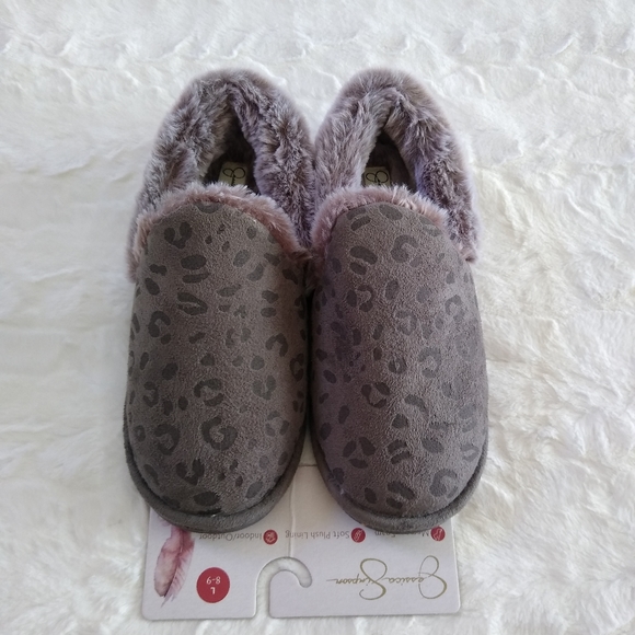 Jessica Simpson Leopard Print Slippers - Picture 1 of 4
